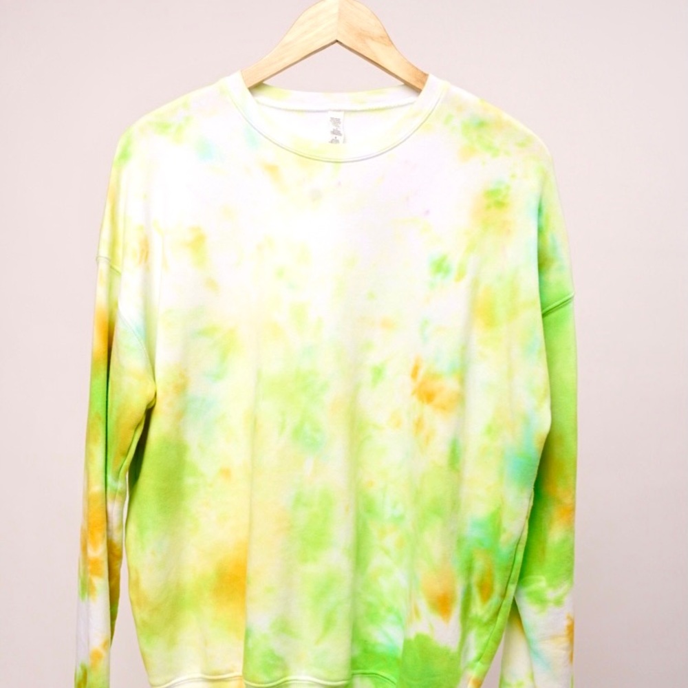 ‘Yoshi’ tie dye sweater